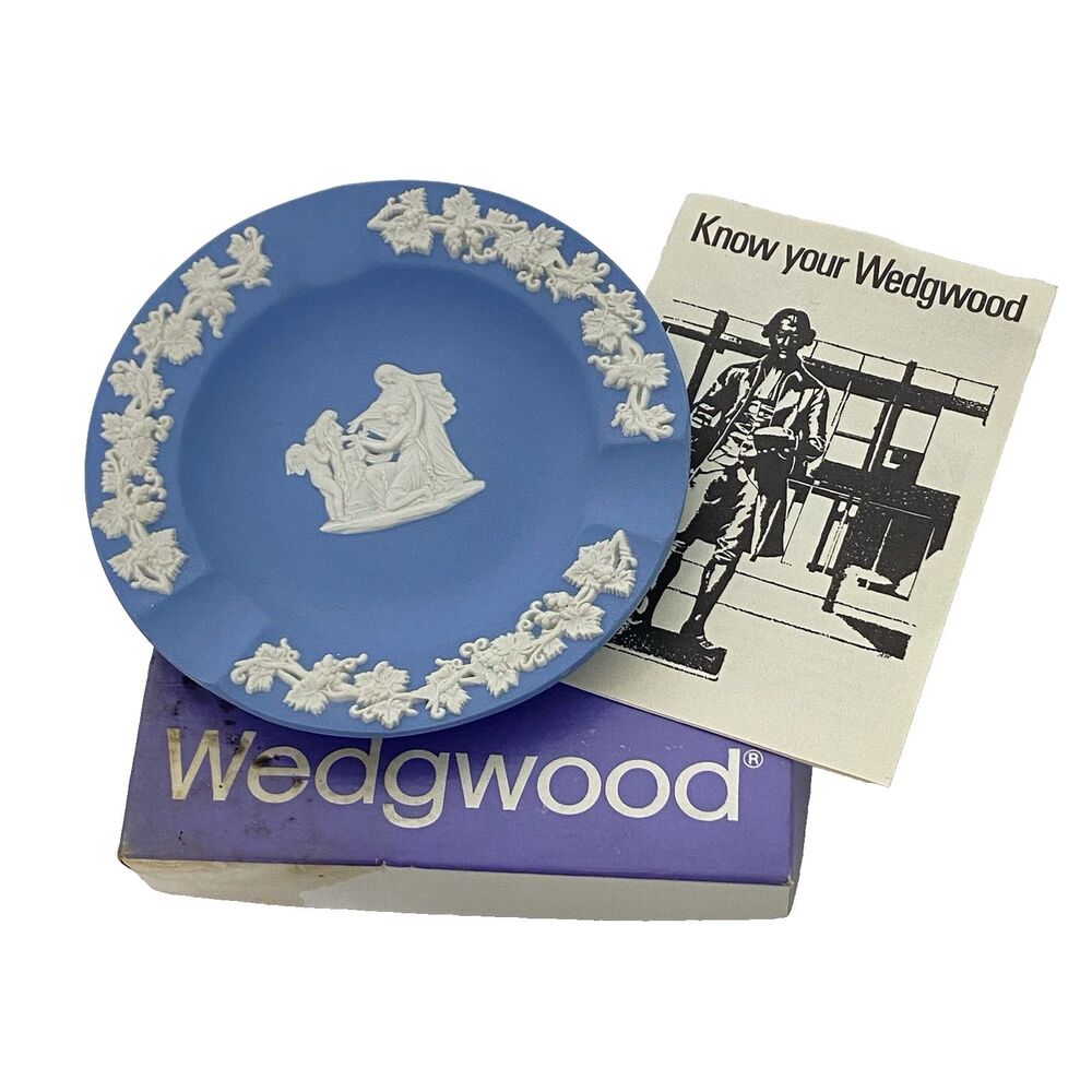 Wedgwood Jasperware Pale Blue Round Sweet Trinket Dish City of London Crest Box
